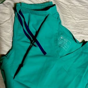 Women size M Figs Scrub Set.